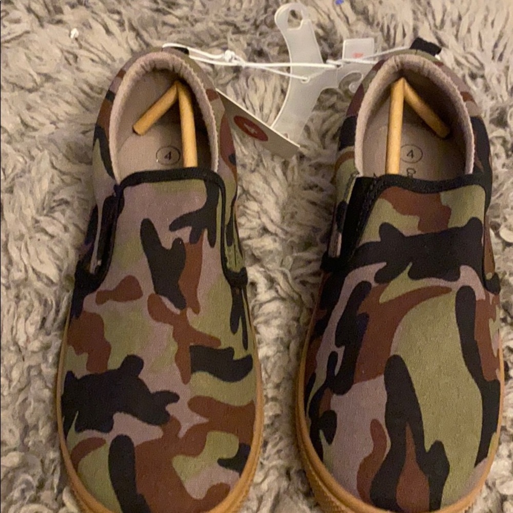 Boys slip on camo shoes
